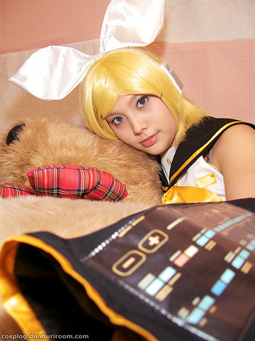 cosontime090503_00a.jpg
